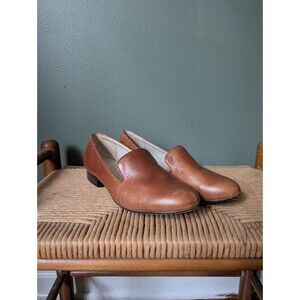 L.L. Bean Womens Brown Leather Loafers Shoes Sz 8 Preppy Mature Work Teacher